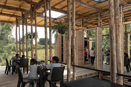 https://www.archdaily.com/1031042/la-panificadora-centro-desarrollo-y-de-produccion-rural-natura-futura